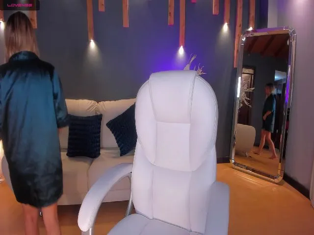 Live sex webcam photo for GiannaWatson1 #273068347