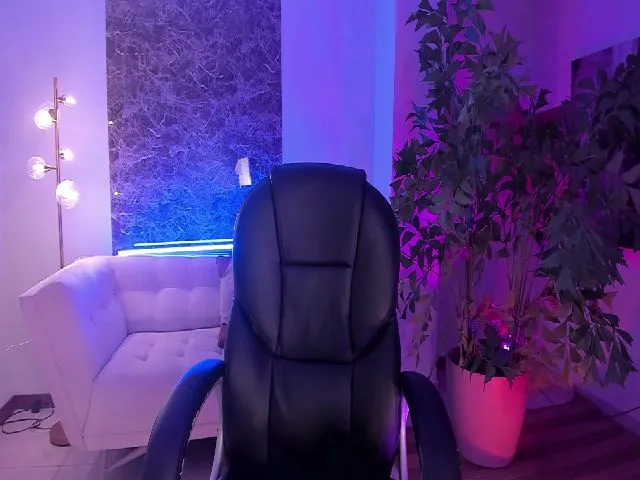 Live sex webcam photo for GiannaWatson1 #273487916