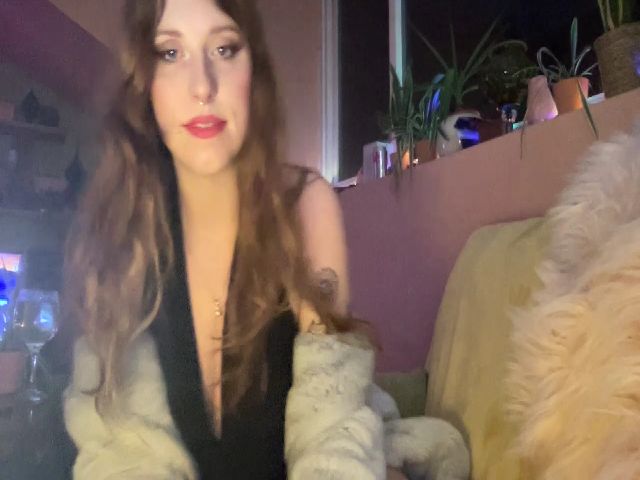 Live sex webcam photo for GinaRabbit #272571337