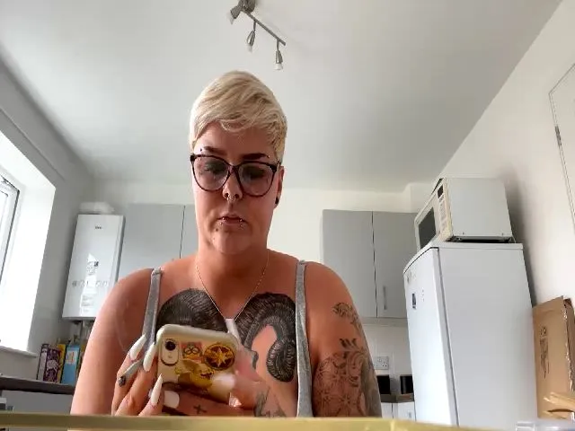 Live sex webcam photo for GinaSimms #274576130