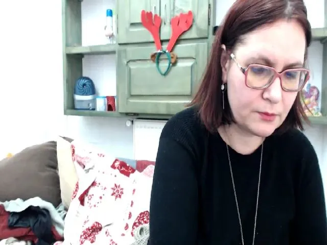 Live sex webcam photo for GinnaMature #271840350