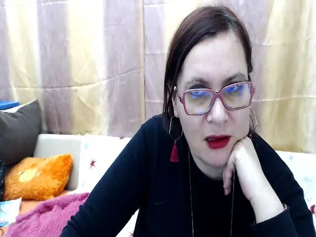 Live sex webcam photo for GinnaMature #271931771