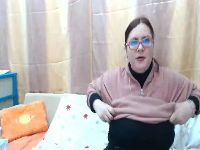 Live sex webcam photo for GinnaMature #272145359