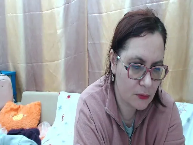 Live sex webcam photo for GinnaMature #272279530