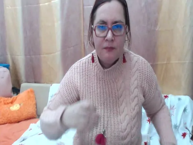 Live sex webcam photo for GinnaMature #272341068