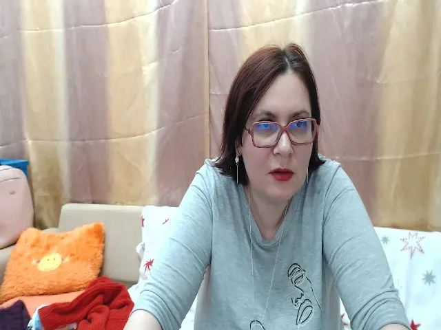 Live sex webcam photo for GinnaMature #272370916