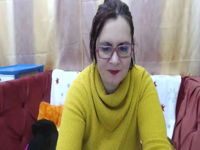 Live sex webcam photo for GinnaMature #273137536