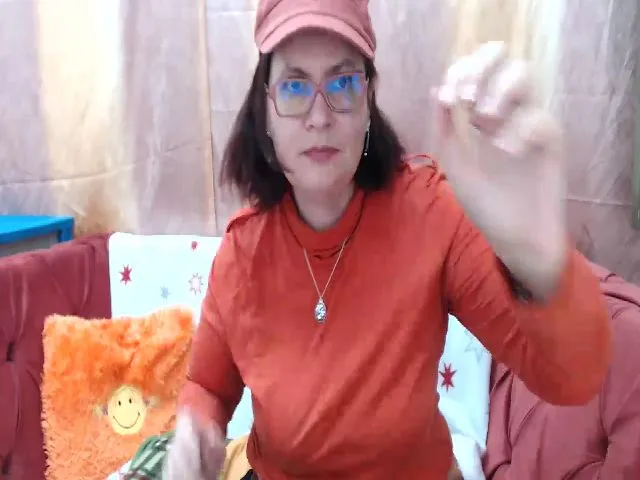 Live sex webcam photo for GinnaMature #273589200