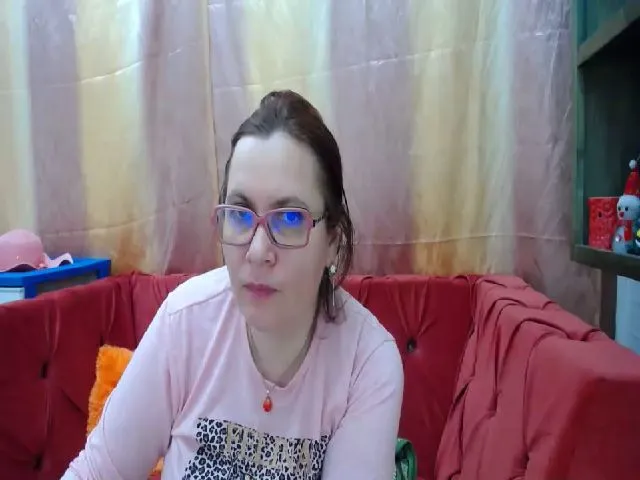 Live sex webcam photo for GinnaMature #274246437