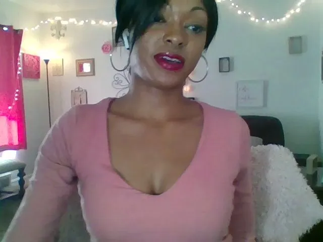 Live sex webcam photo for GirlNextD00r3 #271887392