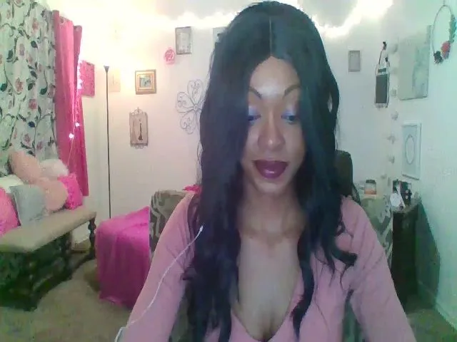 Live sex webcam photo for GirlNextD00r3 #272627441