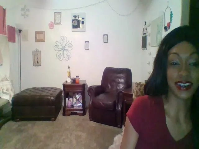 Live sex webcam photo for GirlNextD00r3 #272883968