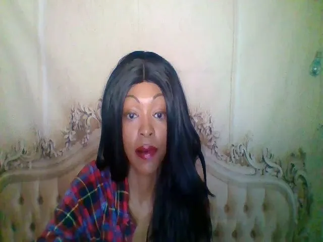 Live sex webcam photo for GirlNextD00r3 #272945420