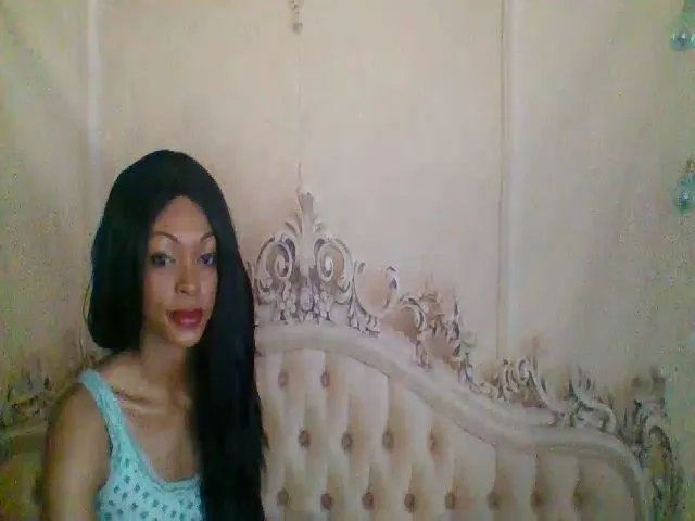 Live sex webcam photo for GirlNextD00r3 #272963375