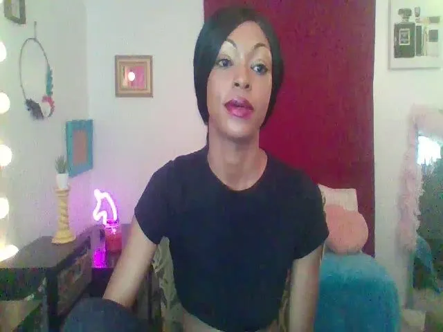 Live sex webcam photo for GirlNextD00r3 #273059103