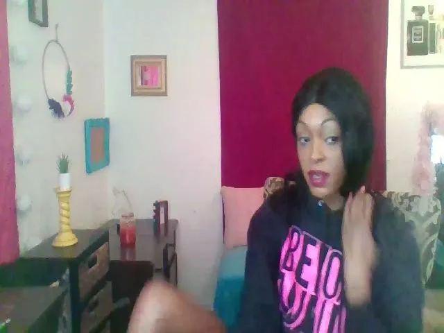 Live sex webcam photo for GirlNextD00r3 #273080434