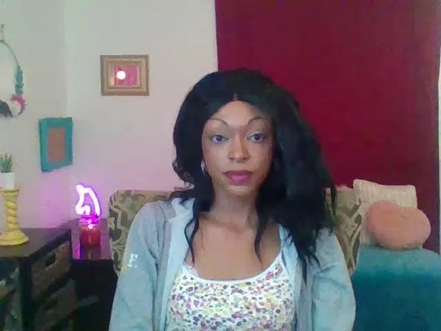 Live sex webcam photo for GirlNextD00r3 #273080879