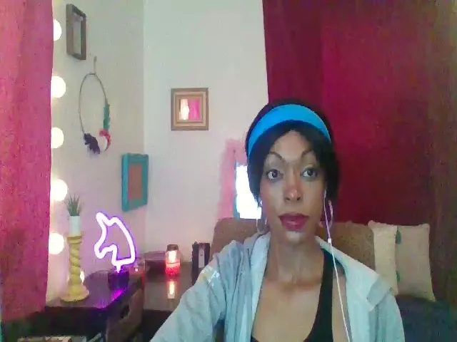 Live sex webcam photo for GirlNextD00r3 #273411526