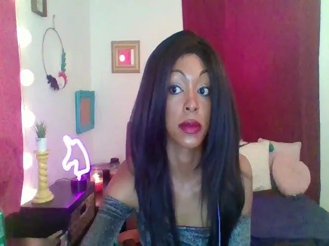 Live sex webcam photo for GirlNextD00r3 #273429427