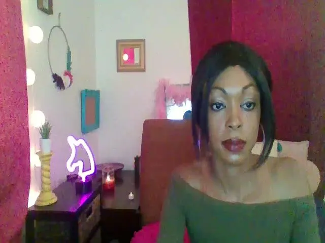 Live sex webcam photo for GirlNextD00r3 #273441655