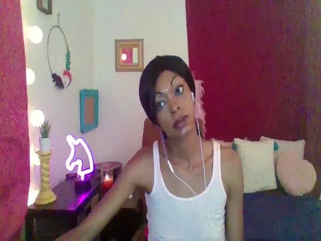 Live sex webcam photo for GirlNextD00r3 #273444229