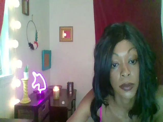 Live sex webcam photo for GirlNextD00r3 #274111273