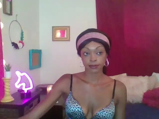 Live sex webcam photo for GirlNextD00r3 #274129149