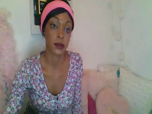 Live sex webcam photo for GirlNextD00r3 #274353730