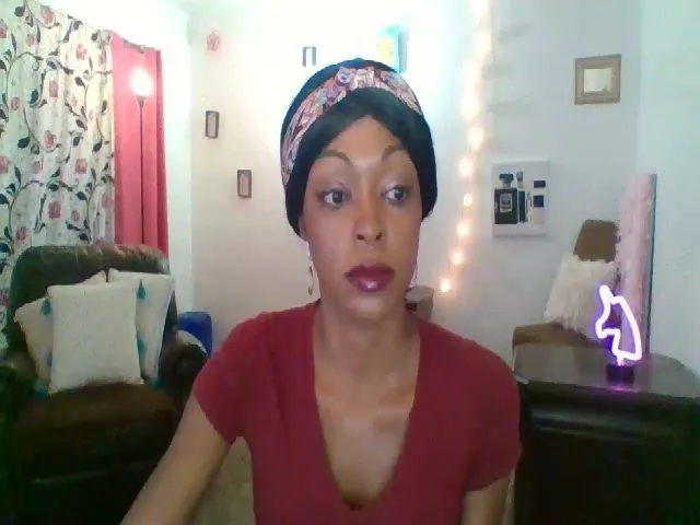 Live sex webcam photo for GirlNextD00r3 #274408121