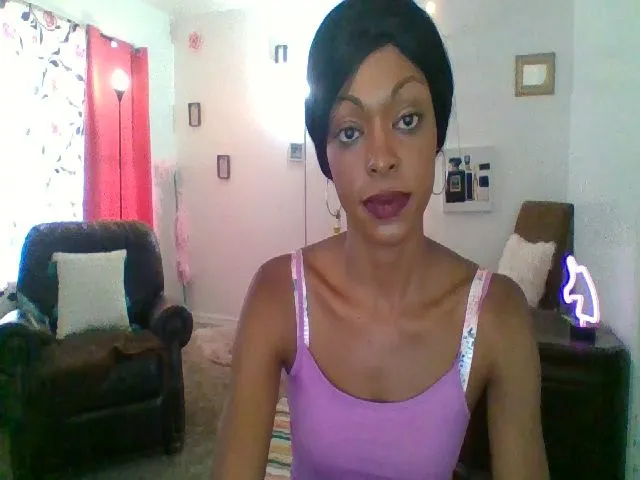 Live sex webcam photo for GirlNextD00r3 #274472814