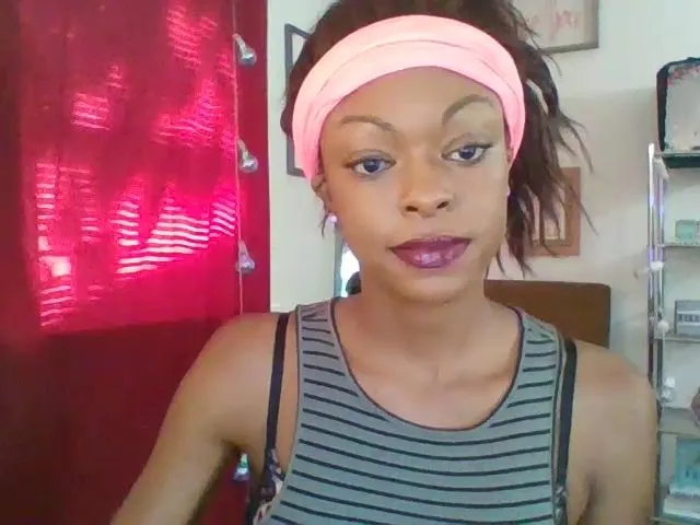 Live sex webcam photo for GirlNextD00r3 #274585835