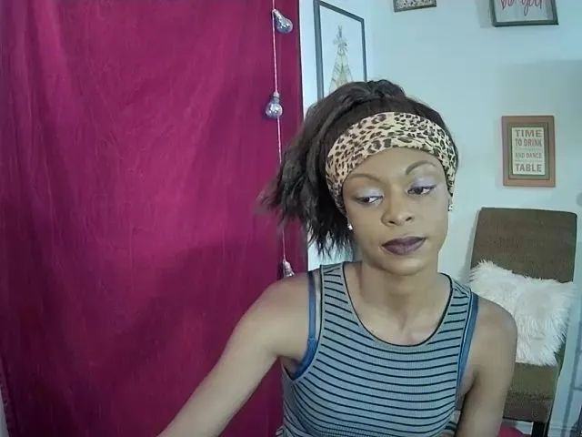 Live sex webcam photo for GirlNextD00r3 #274652368