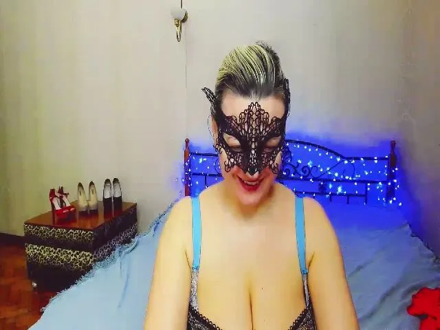 Live sex webcam photo for Girl_Queen_ #271722697