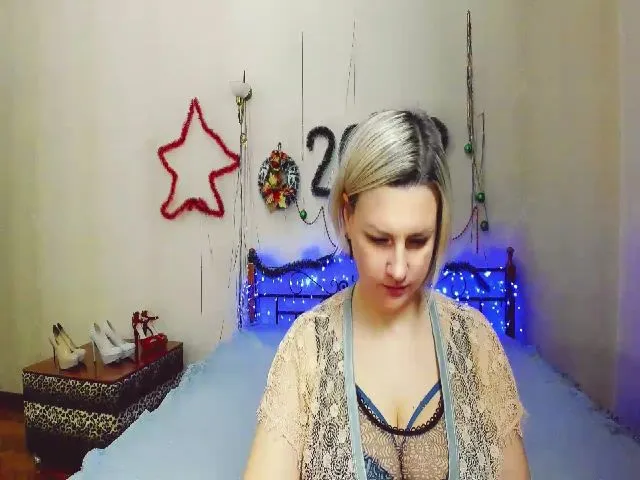 Live sex webcam photo for Girl_Queen_ #271815462