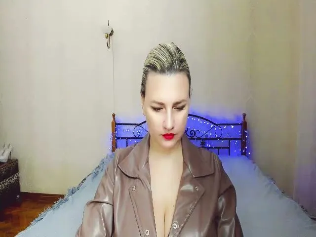 Live sex webcam photo for Girl_Queen_ #271955801