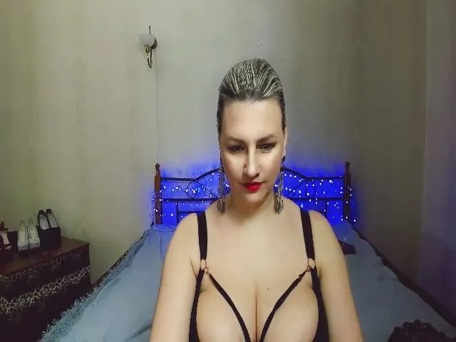 Live sex webcam photo for Girl_Queen_ #272009126