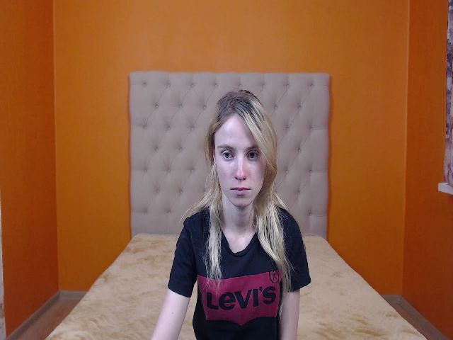 Live sex webcam photo for Girl_Summer1 #272053543