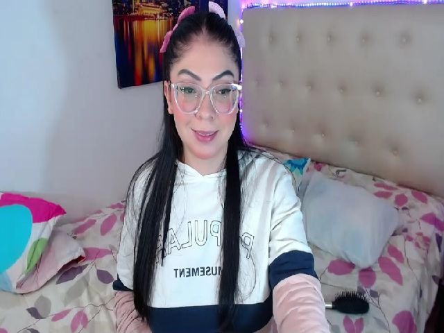 Live sex webcam photo for Gisell_evans #273381767