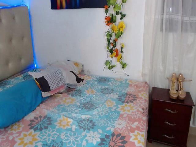 Live sex webcam photo for Gisell_evans #273894104