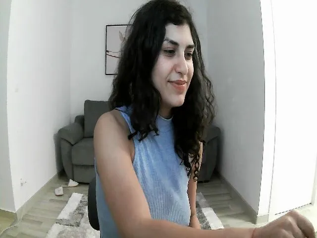 Live sex webcam photo for GiselleH #271958644