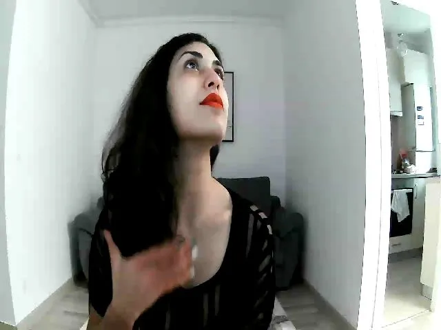 Live sex webcam photo for GiselleH #272227768