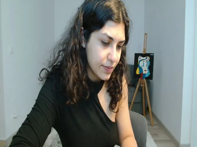 Live sex webcam photo for GiselleH #272978197