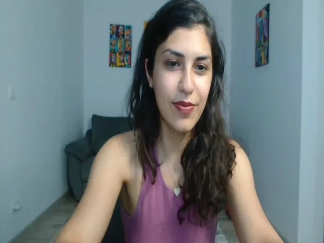 Live sex webcam photo for GiselleH #273625945