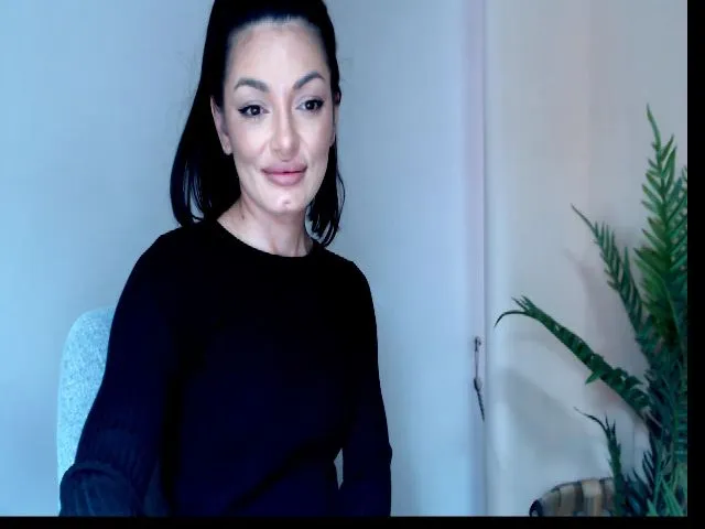 Live sex webcam photo for Glamorousbae #272160893