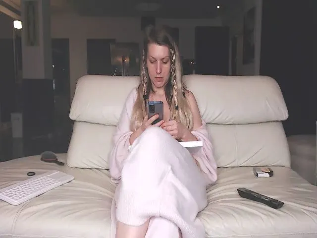 Live sex webcam photo for GlamyWife #272866200