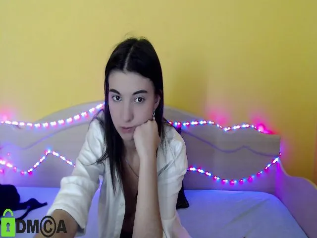 Live sex webcam photo for GlendaDevis #273848035