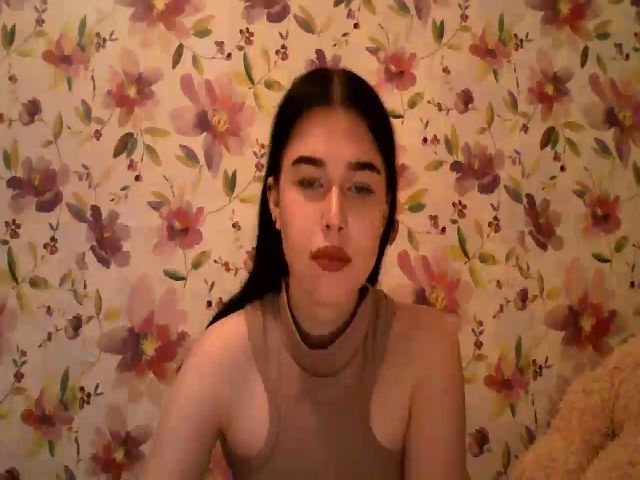 Live sex webcam photo for GloriaPink #273574825