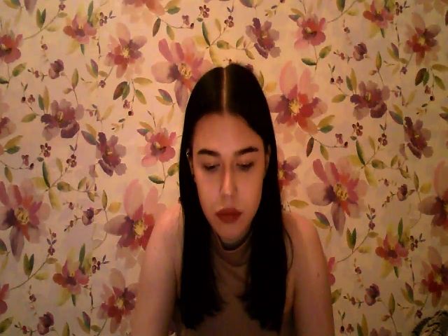 Live sex webcam photo for GloriaPink #273575229