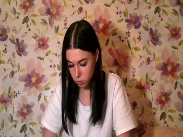 Live sex webcam photo for GloriaPink #274097821