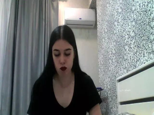 Live sex webcam photo for GloriaPink #274346223